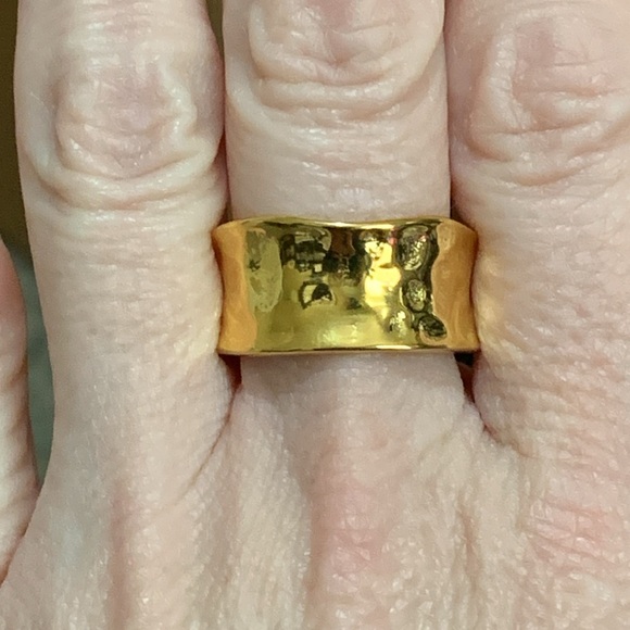 18K Gold Plated Titanium Steel Hammered Texture Ring Size 6 - Picture 6 of 6